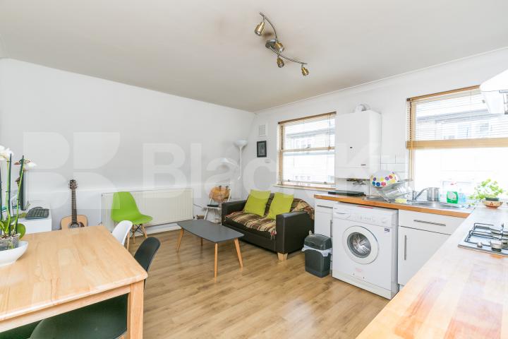 Well Located modern 1 bedroom property close to station and amenities  Upper Street, Highbury & Islington 
